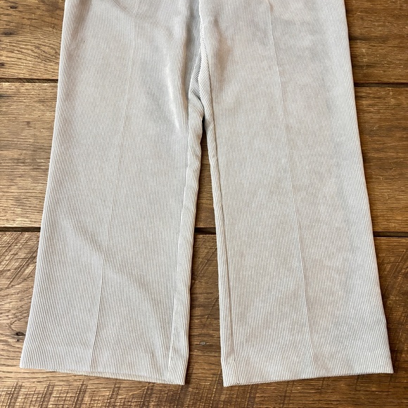 Alfred Dunner Pull-On Gray Corduroy Pants Womens Elastic Back Straight Leg - Picture 4 of 6